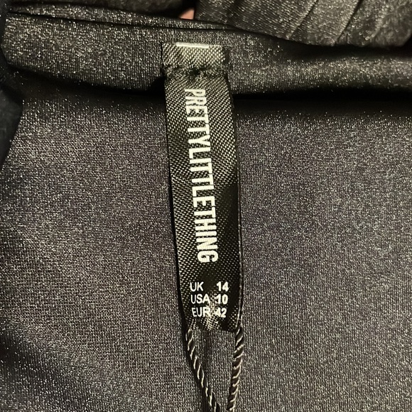 NWT PrettyLittleThing Black Bow Front Cut Out One Piece Swimsuit - Picture 6 of 6